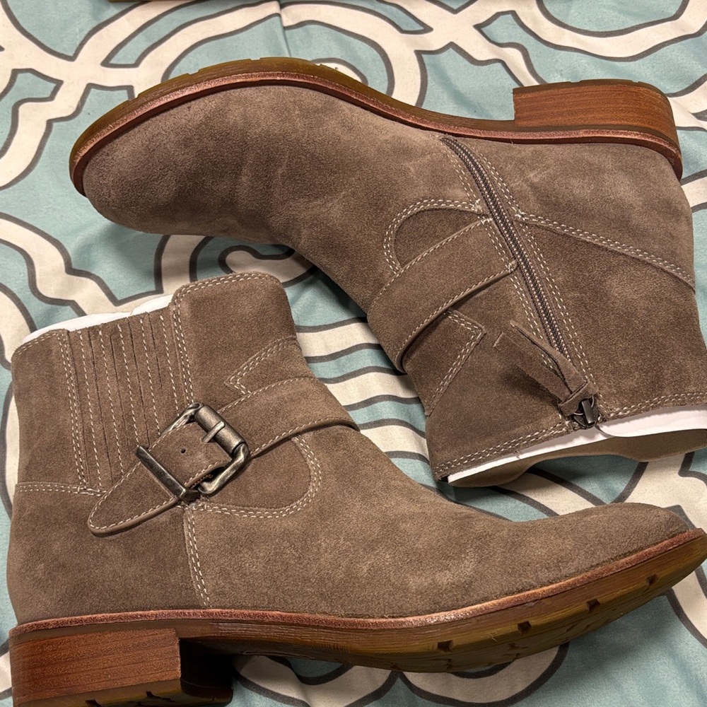 Sofft Brocke Women's Taupe Suede Ankle Boots - Picture 5 of 10